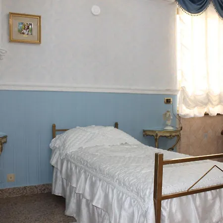 San Peter's Golden Rome