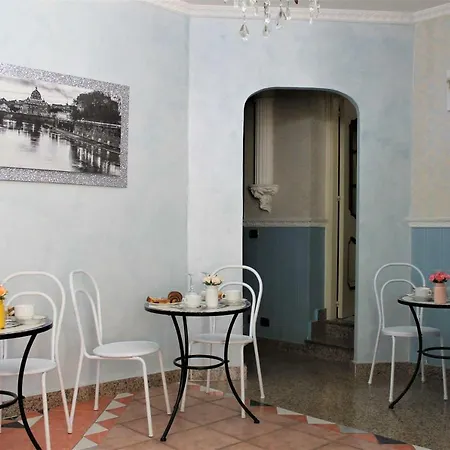 San Peter's Golden Bed and breakfast 3*