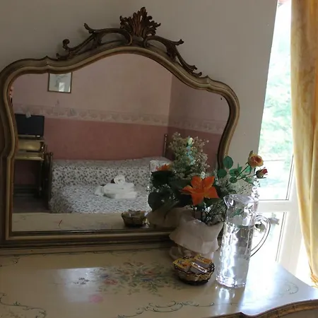 San Peter's Golden Couette-café Rome