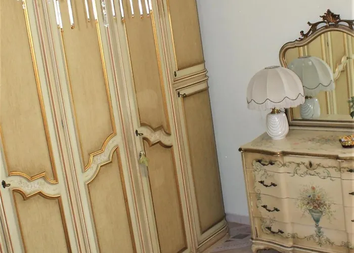 לינה וארוחת בוקר San Peter's Golden 4*