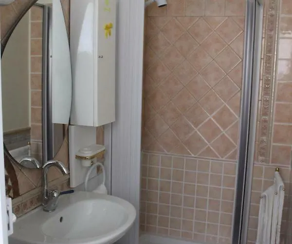 San Peter's Golden לינה וארוחת בוקר 4*