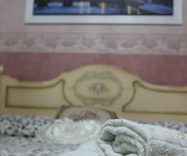 לינה וארוחת בוקר San Peter's Golden